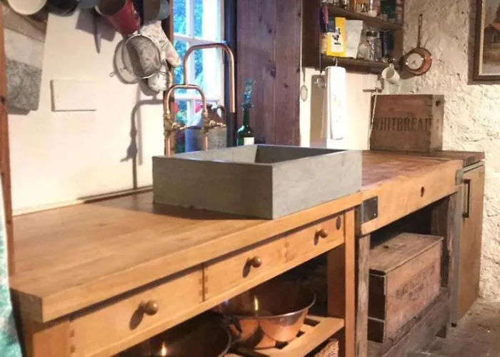 Дом отдыха A Magical Hideaway Overlooking The River Boyne Donore (Meath)